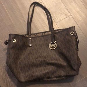 Michael Kors tote (Authentic)